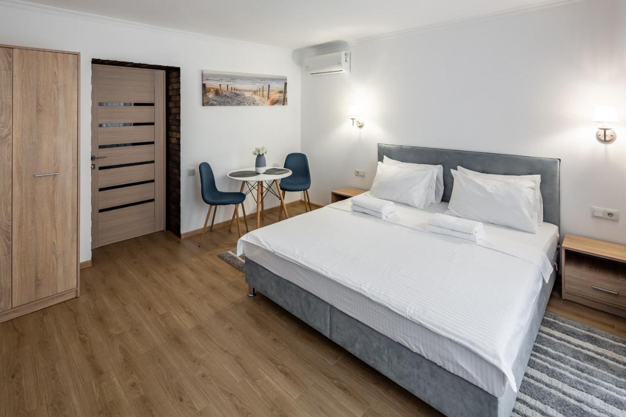 Alfa Apartments Staroevrejska 18 Lviv Bagian luar foto